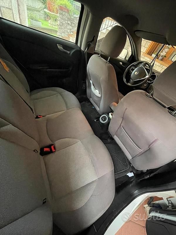 Usata Alfa Romeo Giulietta 105 CV (77 kW) 2011 Bianco Berlina