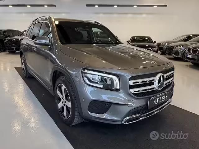 Usata Mercedes GLB200 163 CV (119 kW) 2021 Grigio SUV
