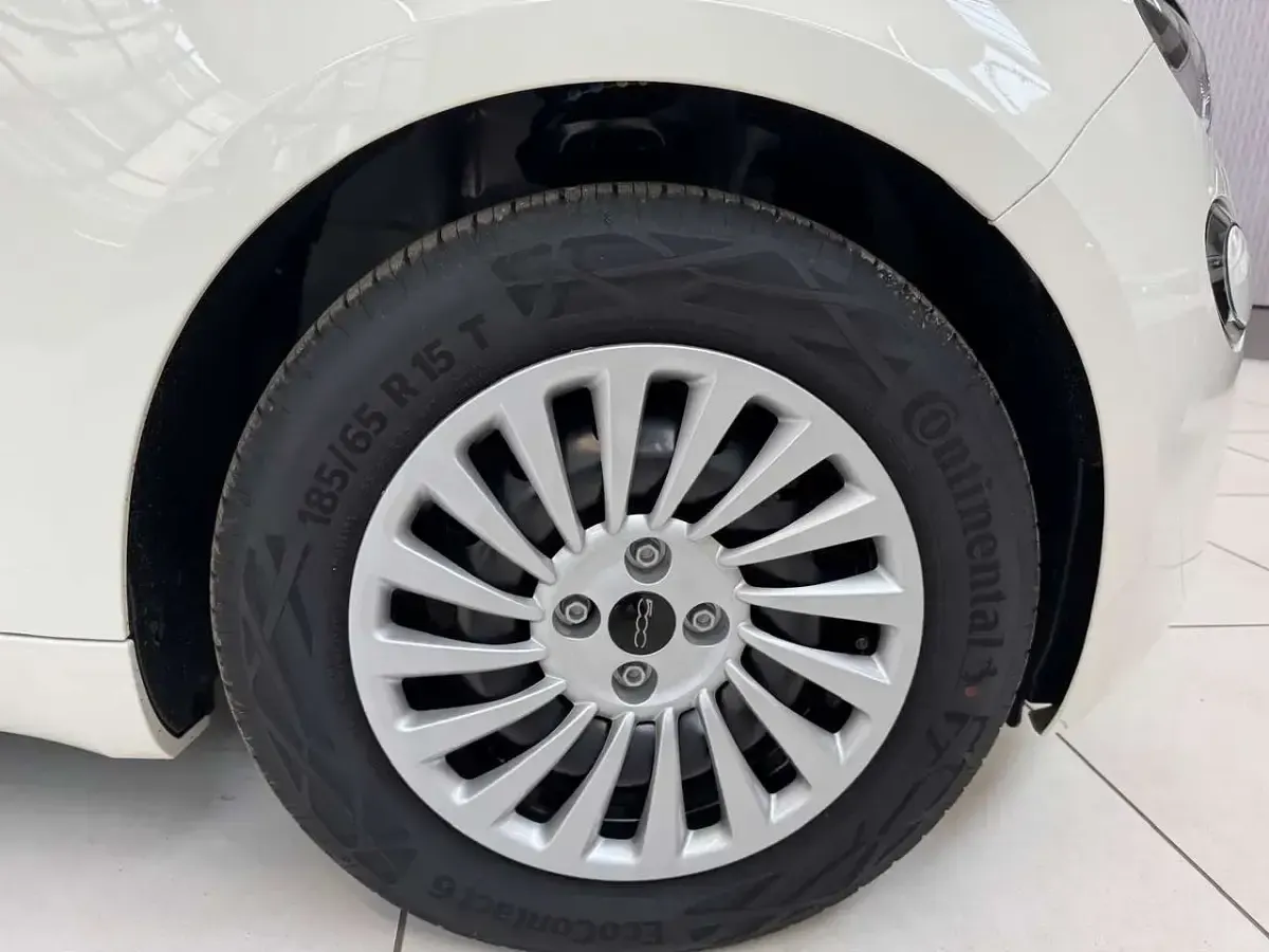 Nuova Fiat 500e 42 kW (58 CV) 2025 Ice white Berlina