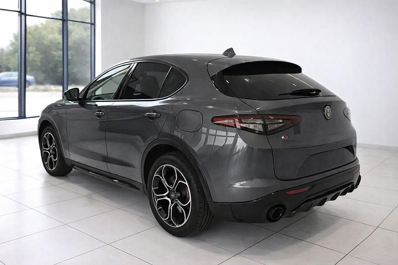 Usata Alfa Romeo Stelvio Veloce 210 CV (154 kW) 2024 Gray SUV