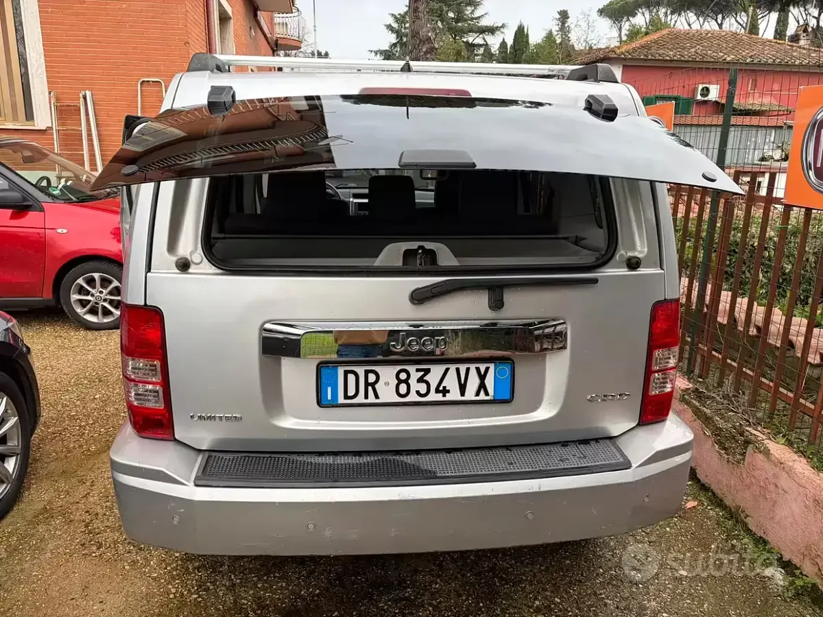 Usata Jeep Cherokee 177 CV (130 kW) 2008 SUV