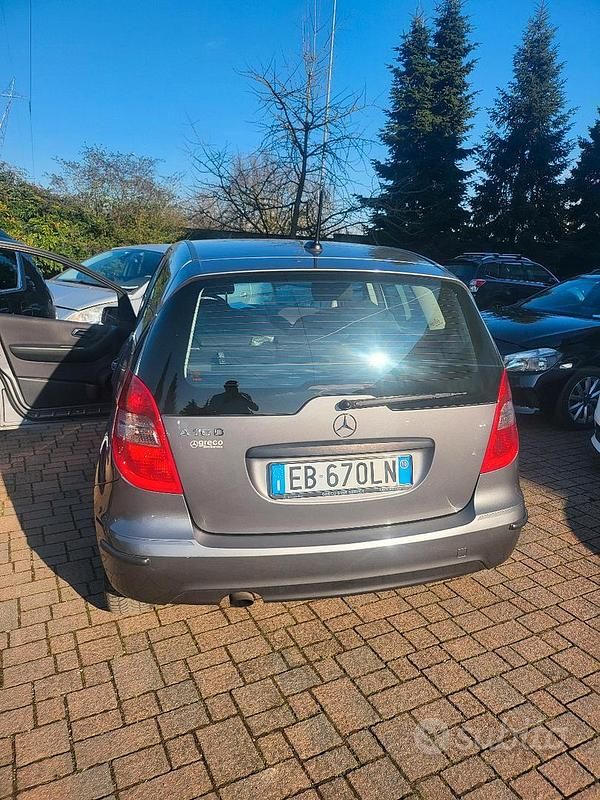 Usata Mercedes A160 Executive 95 CV (69 kW) 2010 Grigio Berlina