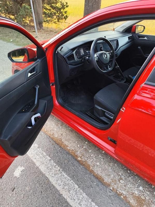 Usata VW Polo Comfortline 65 CV (47 kW) 2017 Rosso Berlina