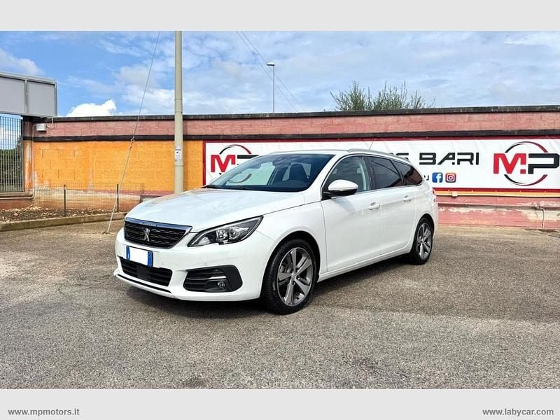 Bianco Usata 2018 Peugeot 308 SW Allure Station wagon | 9900 € (Buon prezzo) - Immagine 1/4