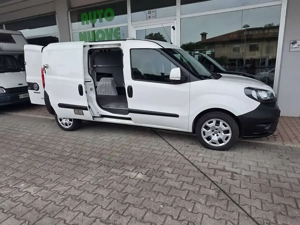 Usata Fiat Doblò 120 CV (88 kW) 2018 Bianco Monovolume