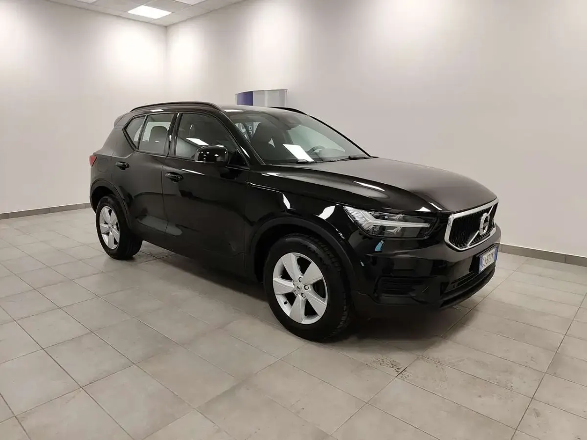 Usata Volvo XC40 129 CV (94 kW) 2022 Nero SUV
