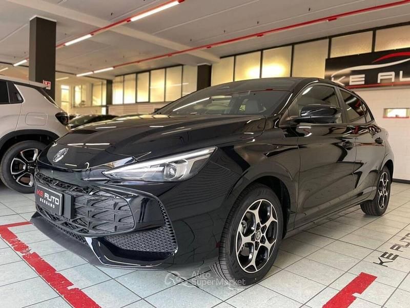 Gray Nuova 2025 MG MG3 Luxury Due volumi | 19.990 € (Buon prezzo) - Immagine 1/4