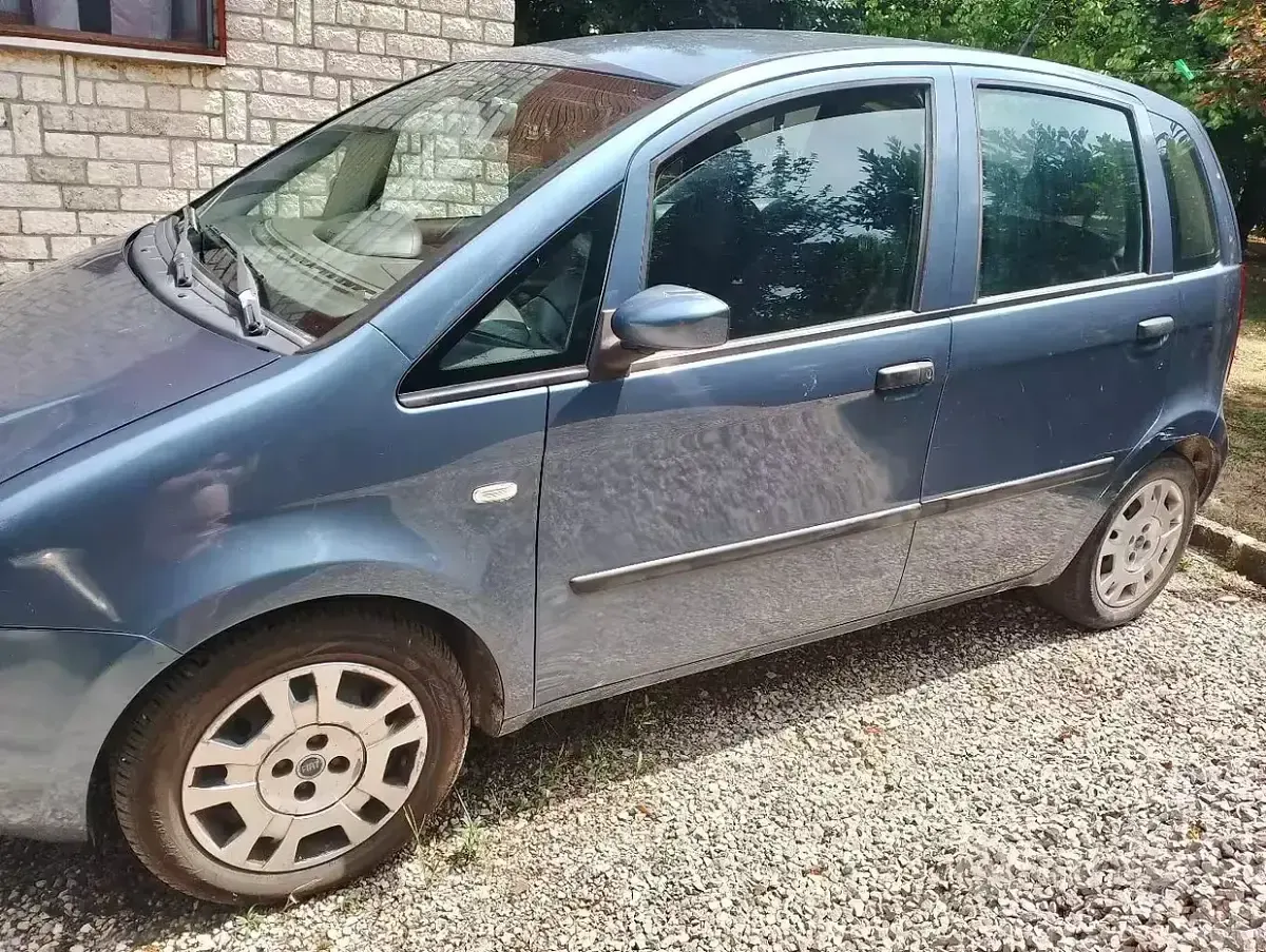 Usata Fiat Idea 70 CV (51 kW) 2005 Bluazzurro Monovolume