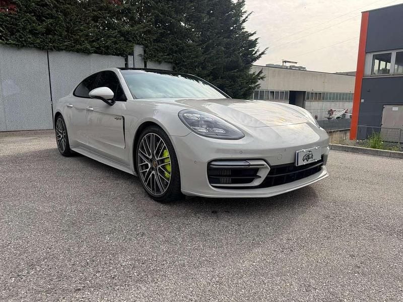 Usata Porsche Panamera 441 CV (324 kW) 2021 Beige Berlina