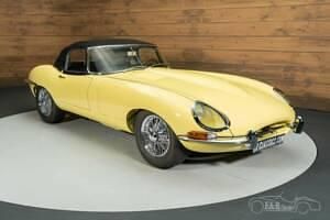 Usata Jaguar E-Type 269 CV (197 kW) 1965 Giallo Cabrio