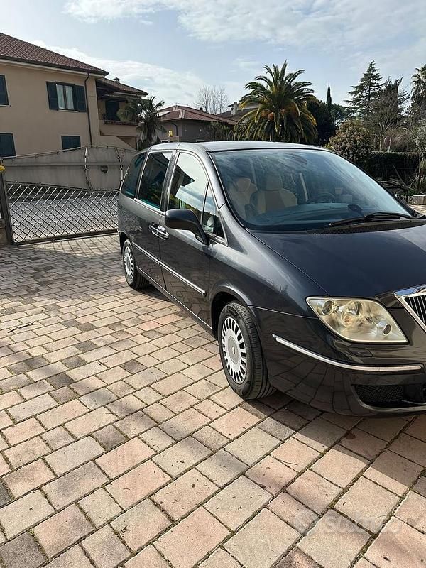 Käytetty Lancia Phedra 128 HP (94 kW) 2005 Tila-auto