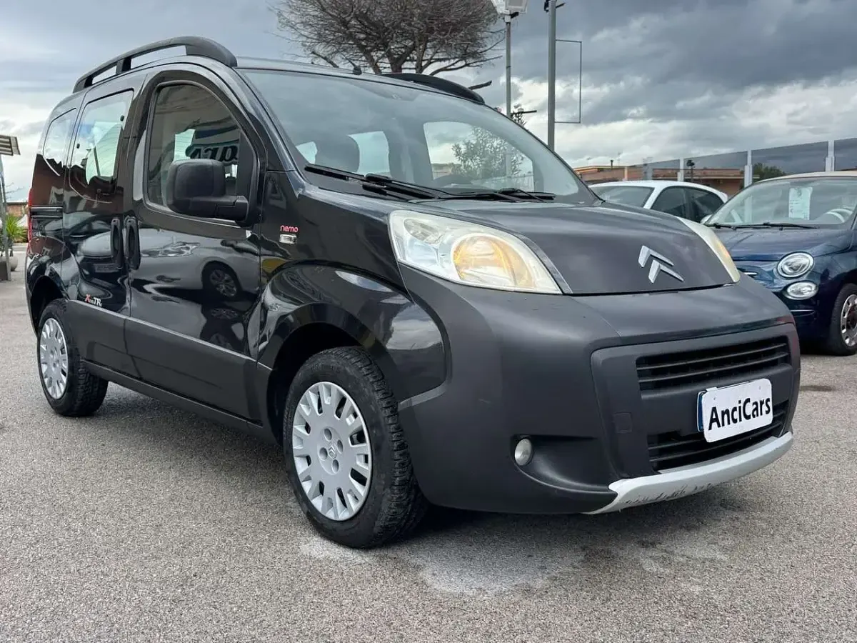 Usata Citroën Nemo XTR 75 CV (55 kW) 2011 Nero Monovolume