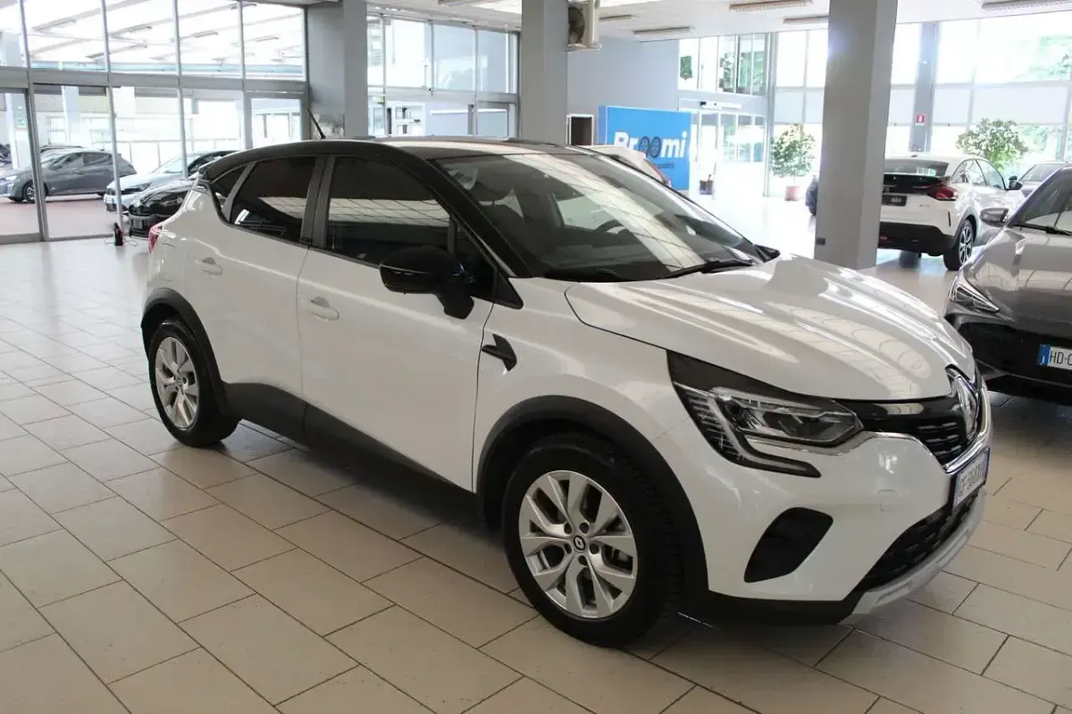 Usata Renault Captur Zen 143 CV (105 kW) 2021 Bianco SUV