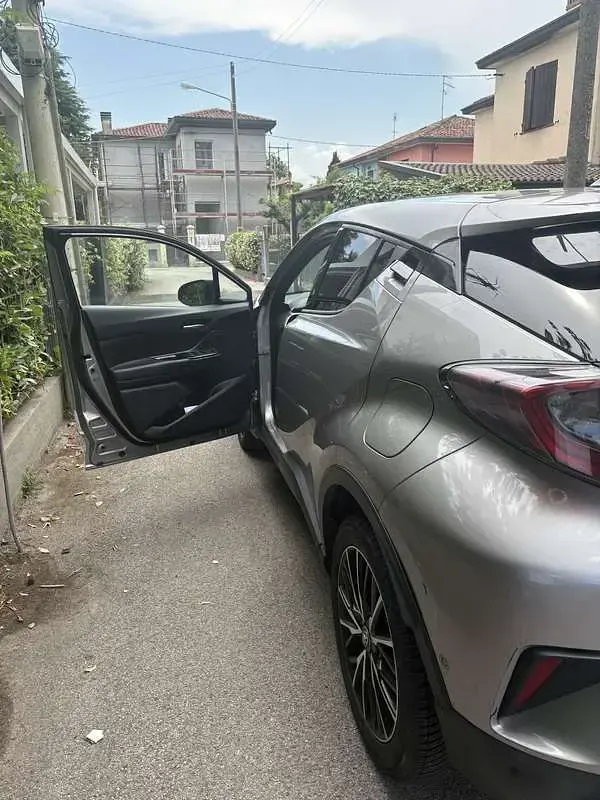 Usata Toyota C-HR Lounge 98 CV (72 kW) 2019 SUV