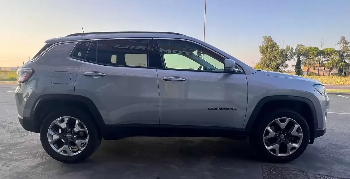 Usata Jeep Compass Limited 170 CV (125 kW) 2018 Argento SUV