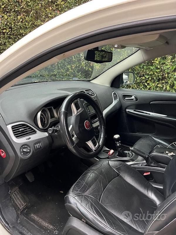 Usata Fiat Freemont Urban 140 CV (102 kW) 2011 Bianco SUV