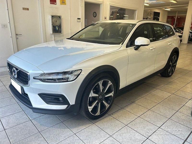 Bianco Usata 2020 Volvo V60 CC Station wagon | 23.990 € (Buon prezzo) - Immagine 1/4