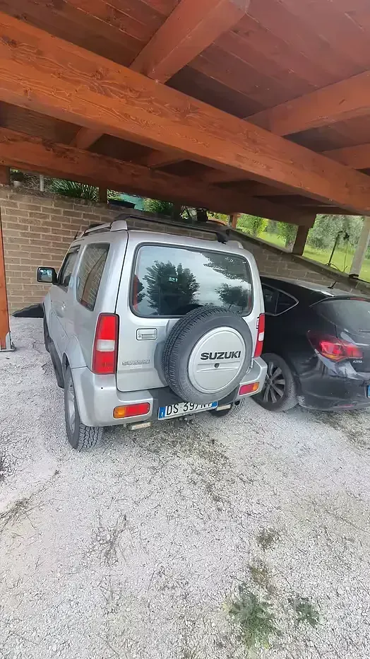 Usata Suzuki Jimny 86 CV (63 kW) 2008 Grigio SUV
