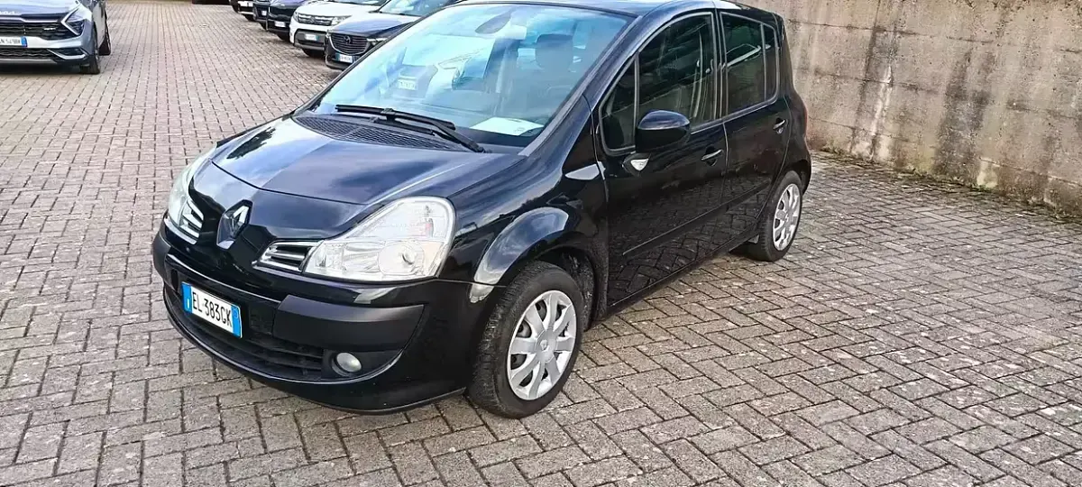 Usata Renault Modus 75 CV (55 kW) 2012 Nero Monovolume