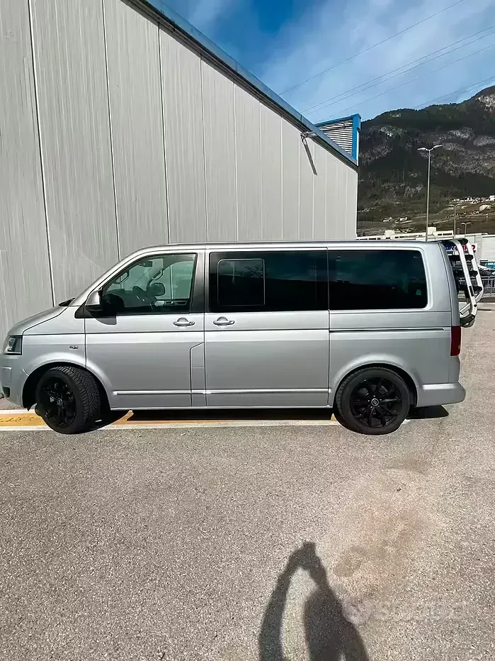Usata VW Multivan Highline 180 CV (132 kW) 2015 Grigio Monovolume