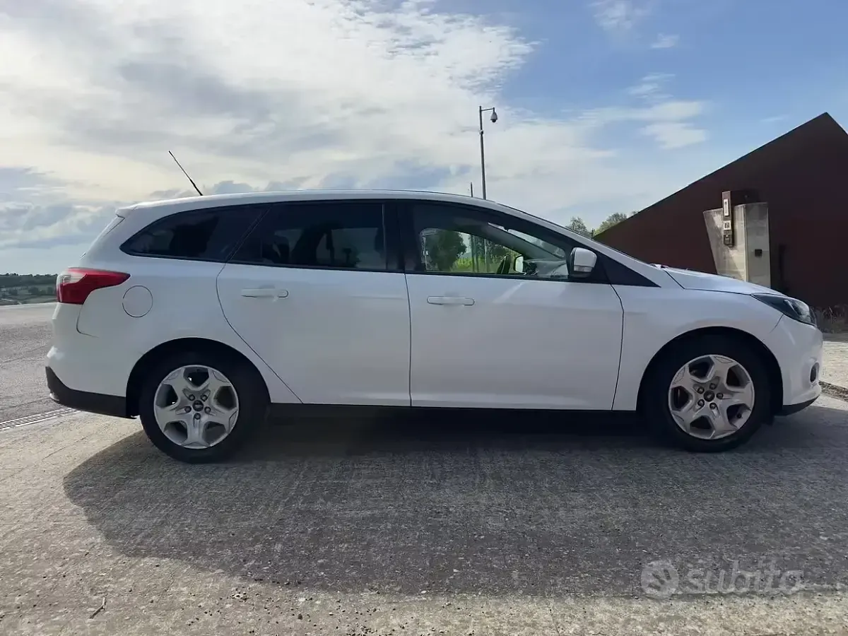 Occasion Ford Focus 95 ch (69 kW) 2015 Blanc Break