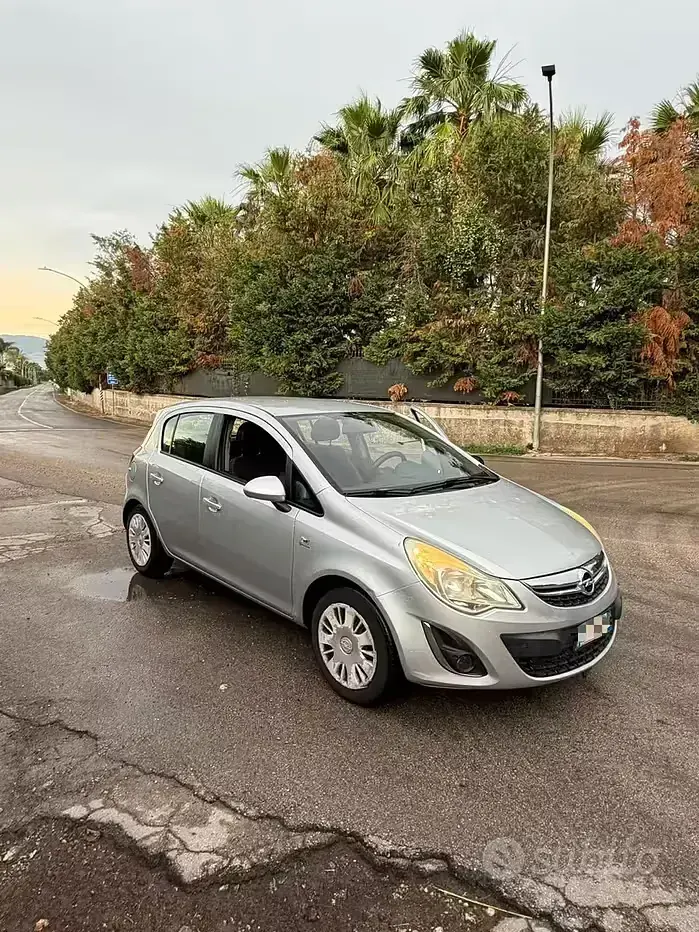 Usata Opel Corsa 85 CV (62 kW) 2012 Grigio Utilitaria