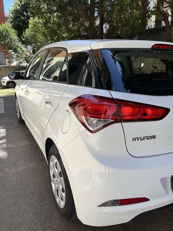 Usata Hyundai i20 Classic 75 CV (55 kW) 2017 Bianco Utilitaria