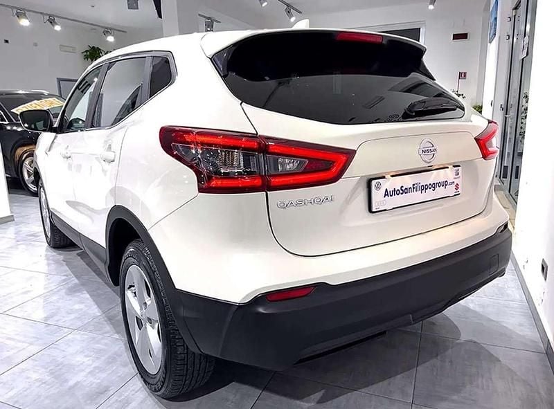 Usata Nissan Qashqai 110 CV (80 kW) 2018 White pearl brilliant SUV