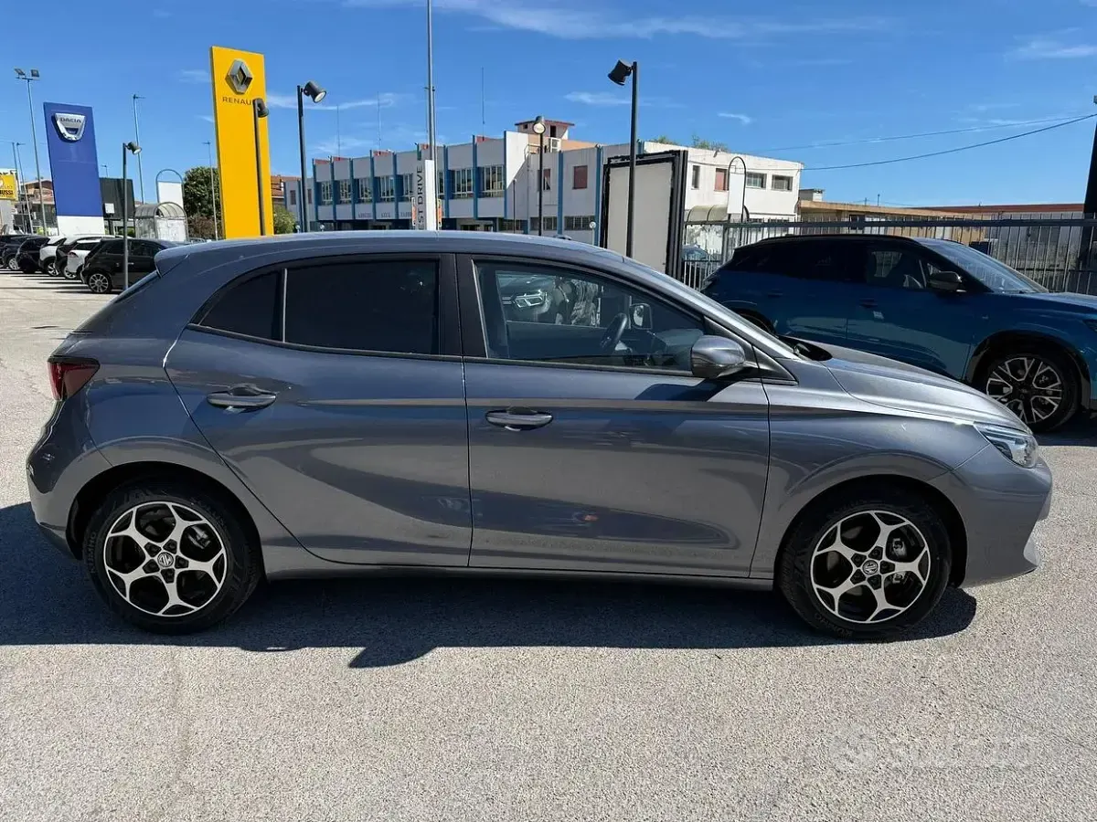 Usata MG MG3 Luxury 102 CV (75 kW) 2025 Grigio Utilitaria