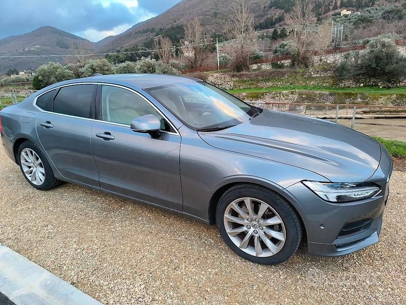 Usata Volvo S90 Momentum 2019 Grigio Berlina