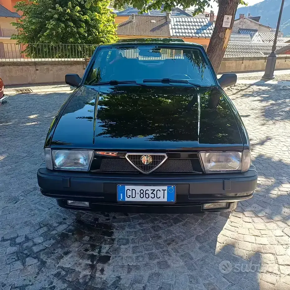 Usata Alfa Romeo 75 185 CV (136 kW) 2021 Nero Berlina