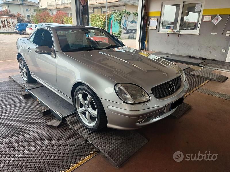 Usata Mercedes SLK320 218 CV (160 kW) 2003 Cabrio