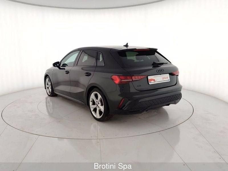 Usata Audi A3 S-Line 150 CV (110 kW) 2025 Nero metallizzato Utilitaria