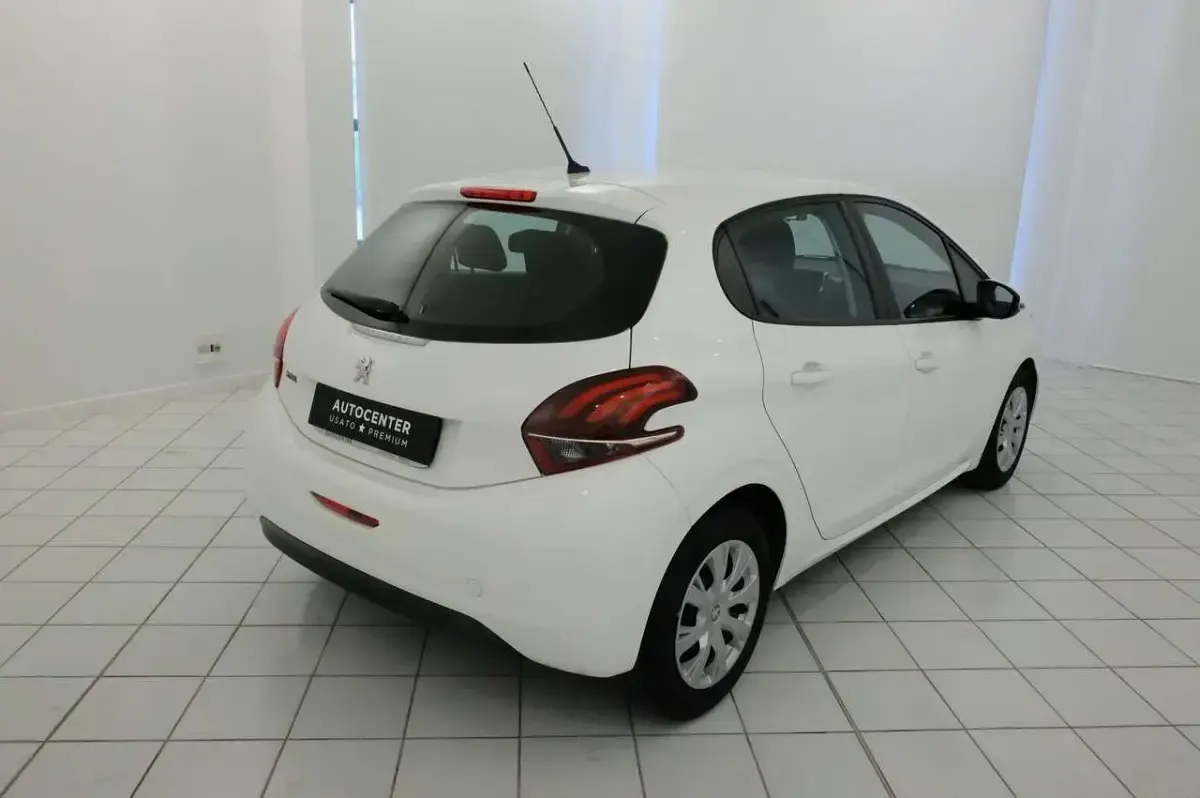 Usata Peugeot 208 Active 75 CV (55 kW) 2019 Bianco Utilitaria