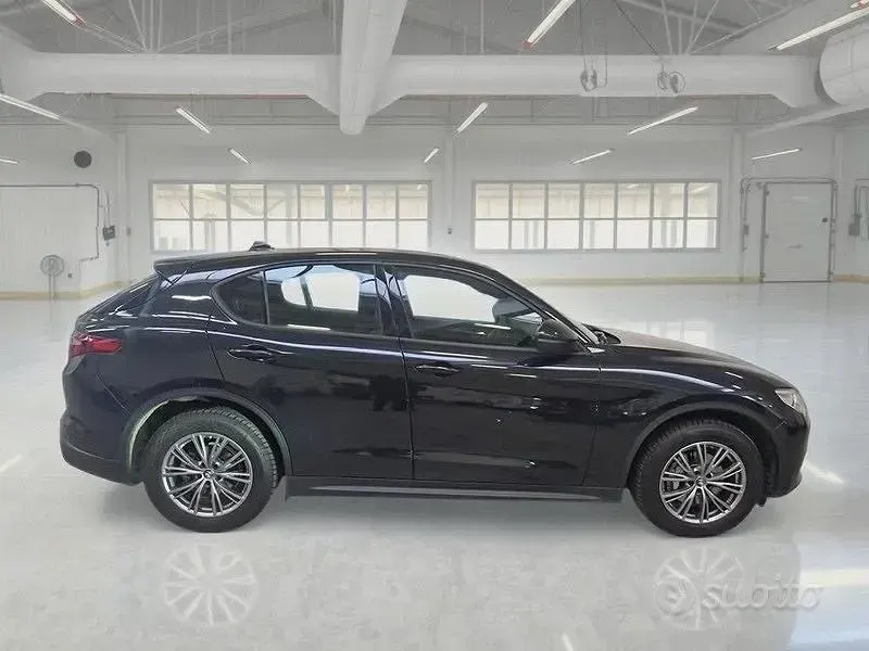 Usata Alfa Romeo Stelvio Business 190 CV (139 kW) 2022 Nero SUV