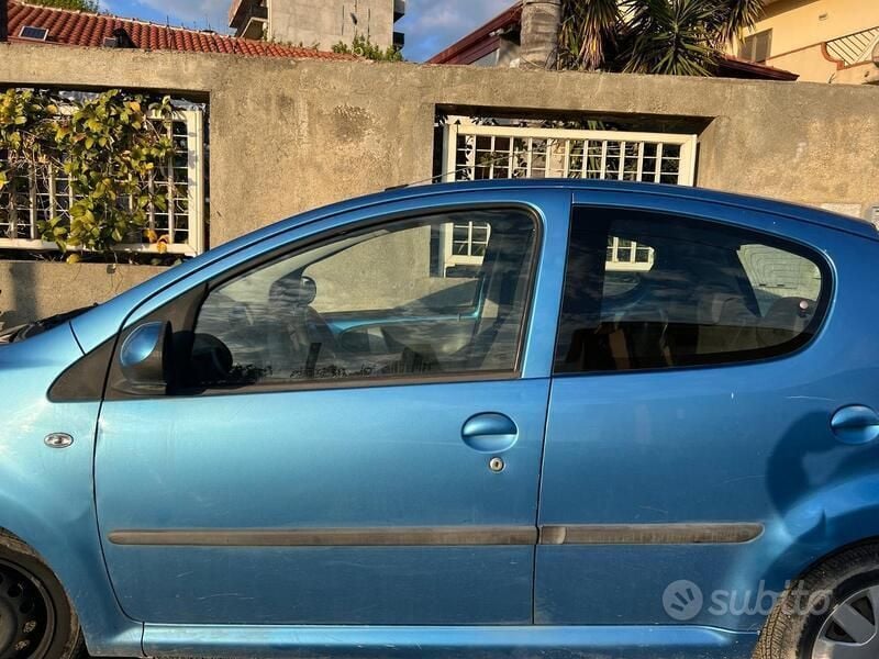 Blu Usata 2005 Peugeot 107 Due volumi | 2500 € (Super prezzo) - Immagine 1/4