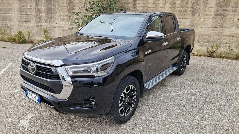 Nero Usata 2021 Toyota HiLux Executive Pick-up | 36.500 € (Molto cara) - Immagine 1/4