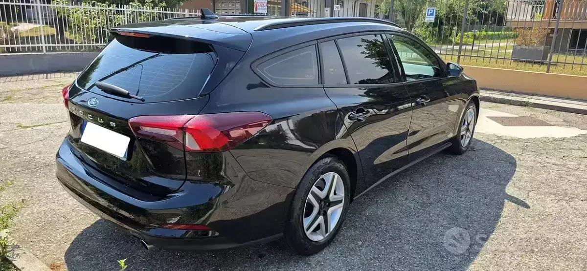 Usata Ford Focus Titanium 120 CV (88 kW) 2021 Nero Station wagon