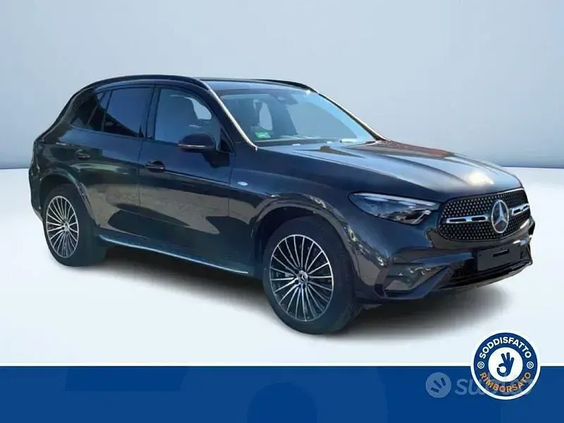 Nuova Mercedes GLC300e AMG 2026 Grigio SUV