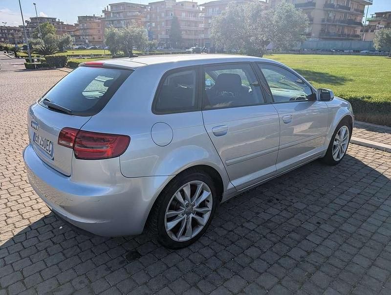 Usata Audi A3 Attraction 105 CV (77 kW) 2011 Argento Utilitaria