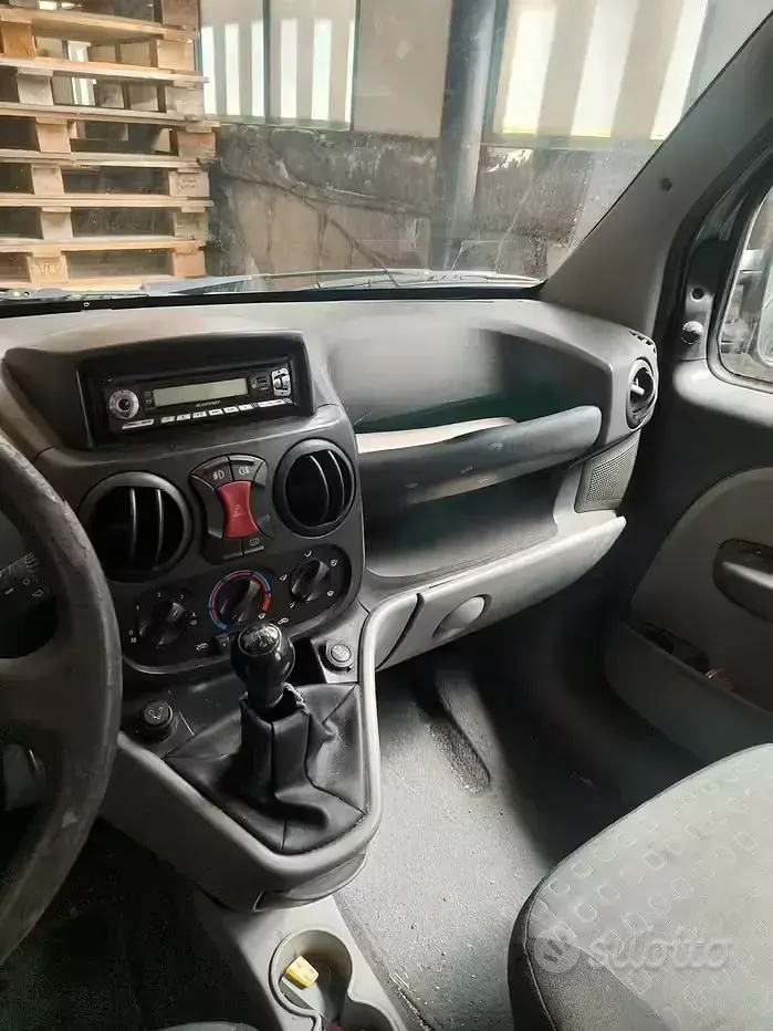 Usata Fiat Doblò 105 CV (77 kW) 2007 Grigio Monovolume