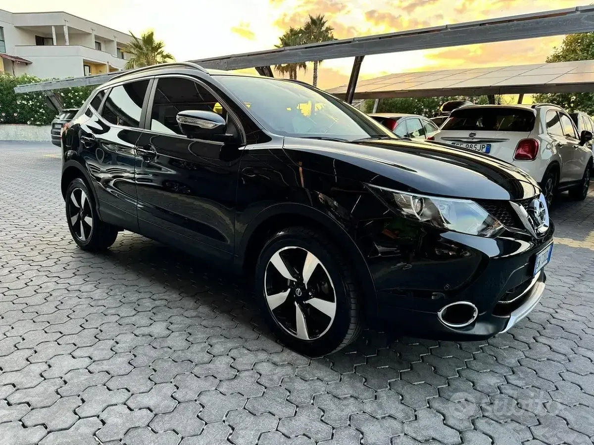 Usata Nissan Qashqai Acenta Premium 110 CV (80 kW) 2014 Nero SUV