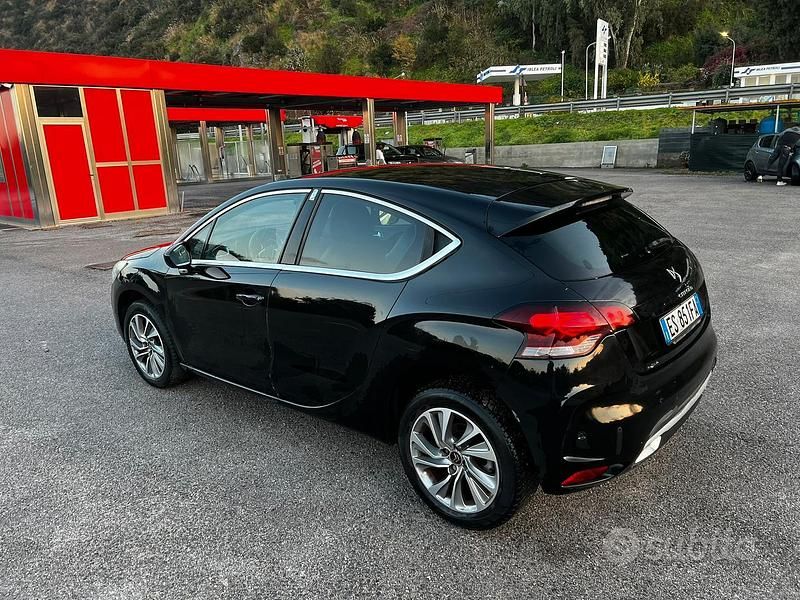 Usata Citroën DS4 So Chic 115 CV (84 kW) 2013 Nero Utilitaria
