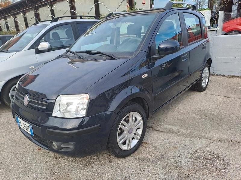 Nero Usata 2010 Fiat Panda Emotion Due volumi | 6250 € (Molto cara) - Immagine 1/4