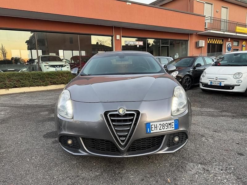 Usata Alfa Romeo Giulietta Exclusive 170 CV (125 kW) 2011 Grigio Utilitaria