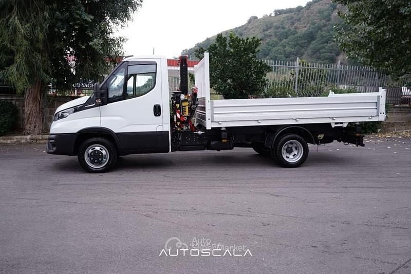 Nuova Iveco Daily 175 CV (128 kW) 2025 Bianco Furgone