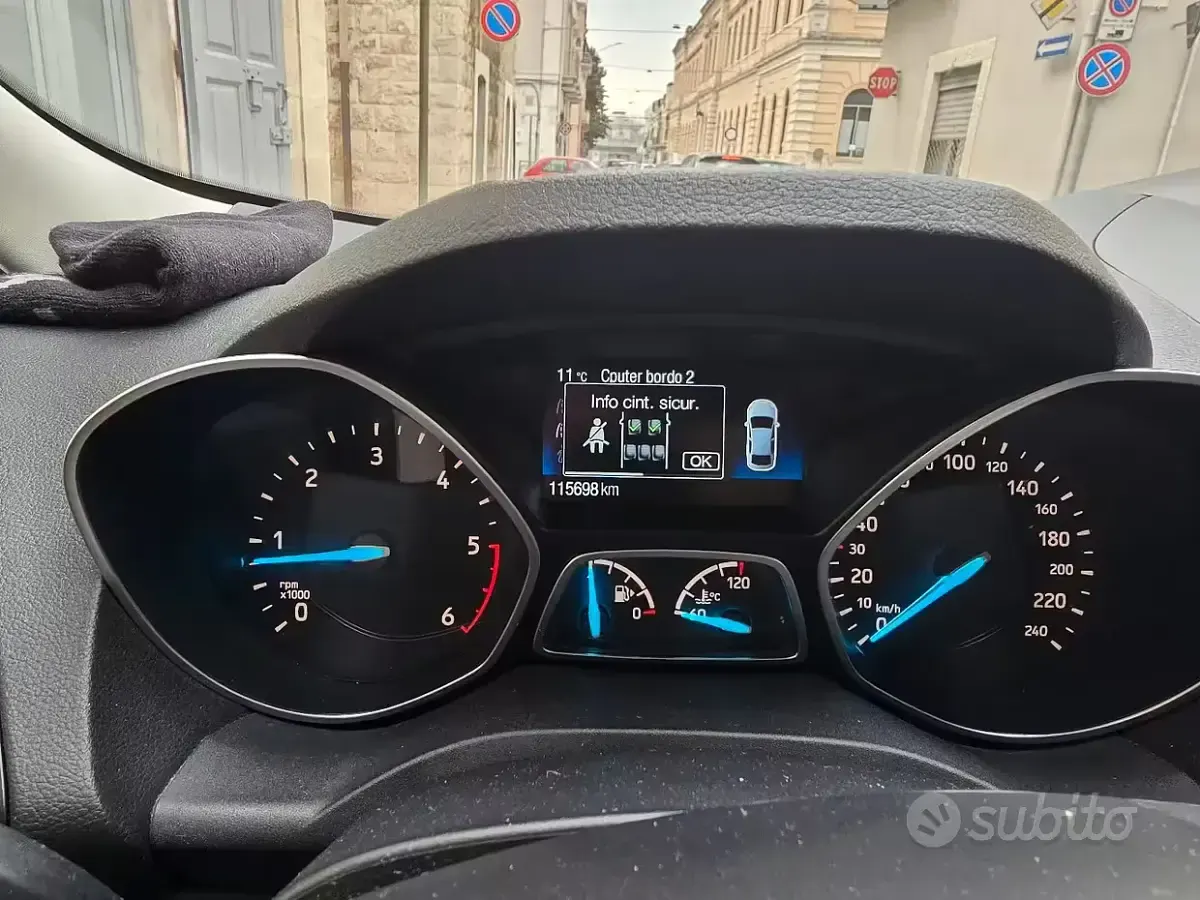 Usata Ford Kuga 120 CV (88 kW) 2018 Grigio SUV