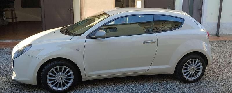 Usata Alfa Romeo MiTo Impression 69 CV (50 kW) 2015 Bianco Utilitaria