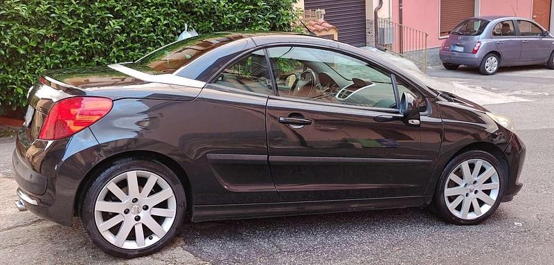 Usata Peugeot 207 CC 110 CV (80 kW) 2007 Nero Cabrio