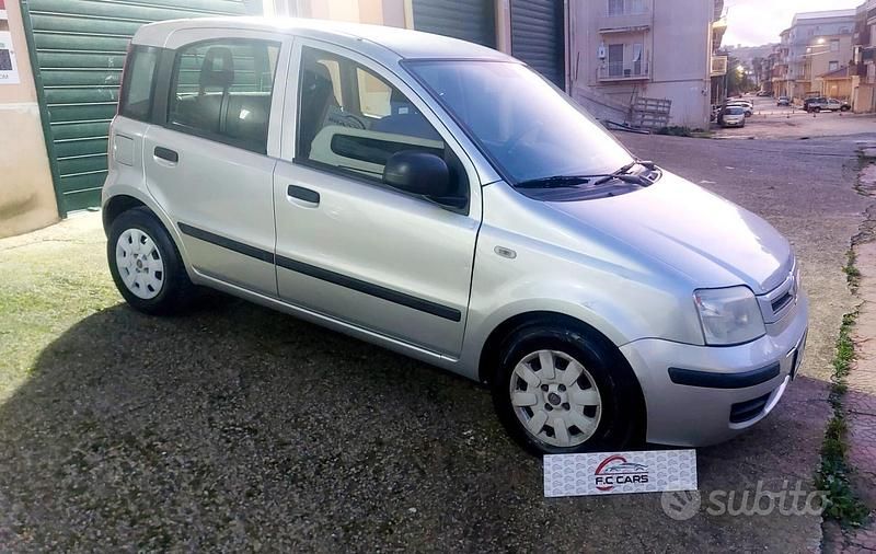 Usata Fiat Panda Active 70 CV (51 kW) 2011 Grigio Utilitaria